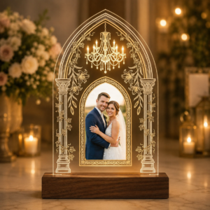 Placa de boda personalizada en metacrilato transparente de alta calidad.